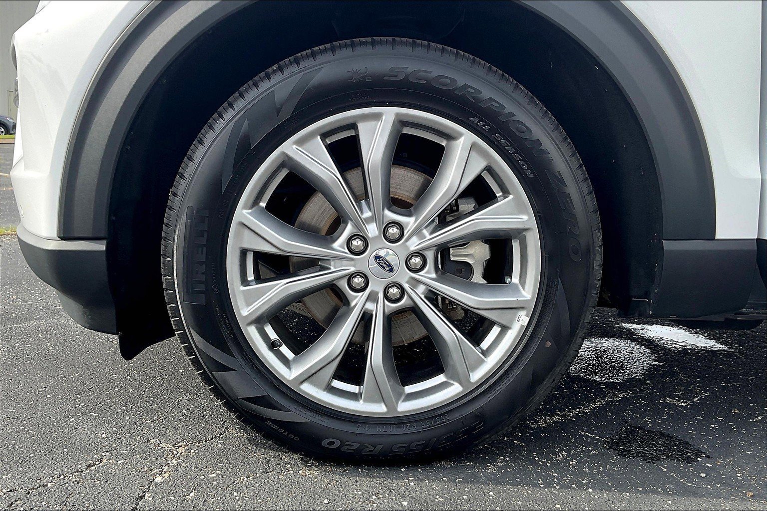 Used 2023 Ford Explorer Limited image 10