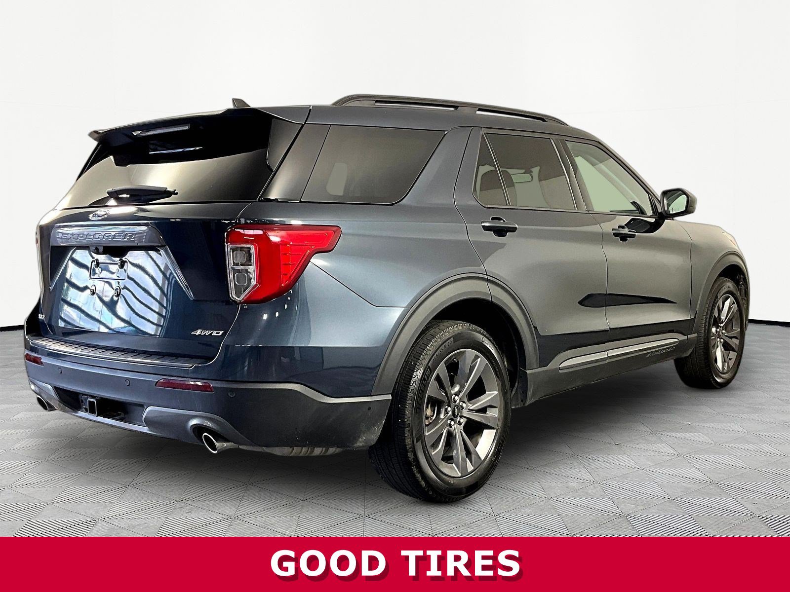 Used 2023 Ford Explorer XLT w/ Equipment Group 202A AWD/4WD image 6