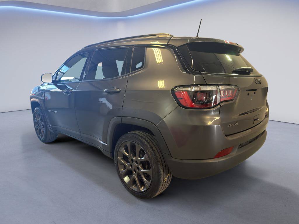 Used 2021 Jeep Compass Latitude w/ Sun and Sound Group AWD/4WD image 5