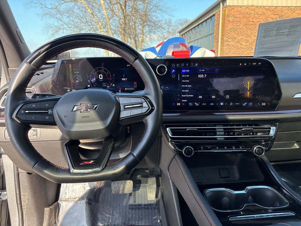 Used 2024 Chevrolet Traverse RS image 26