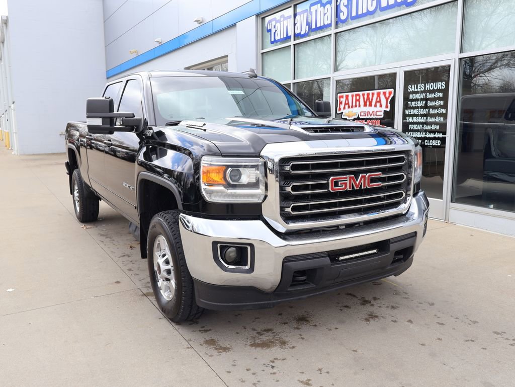 Used 2018 GMC Sierra 2500 SLE w/ Suspension Package, Off-Road image 2