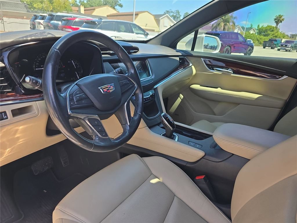 Used 2018 Cadillac XT5 Premium Luxury w/ Driver Assist Package FWD image 16