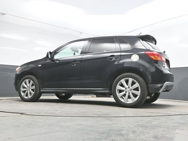 Used 2014 Mitsubishi Outlander Sport SE AWD/4WD image 34