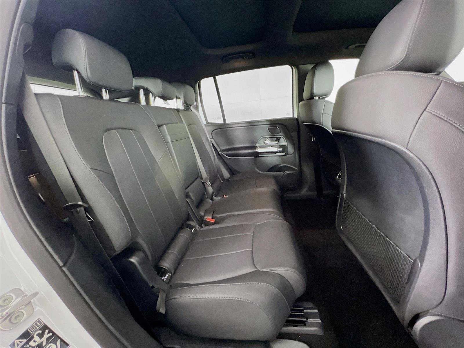 Used 2026 Mercedes-Benz GLB 250 4MATIC image 23