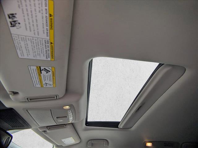 Used 2023 Nissan Armada SL w/ Captain's Chairs Package image 19