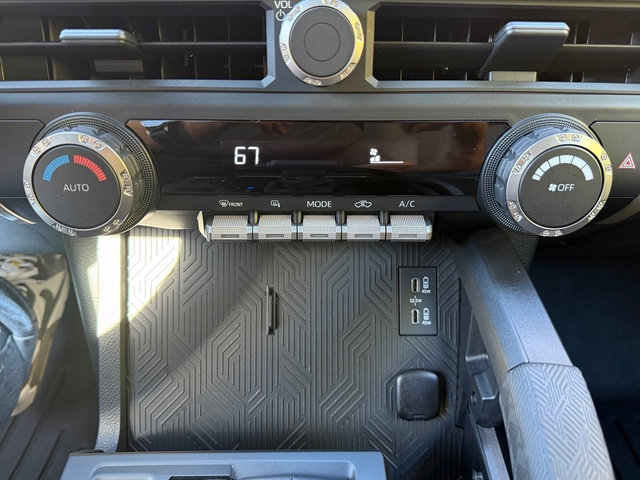 Used 2024 Toyota Tacoma TRD Off-Road image 23