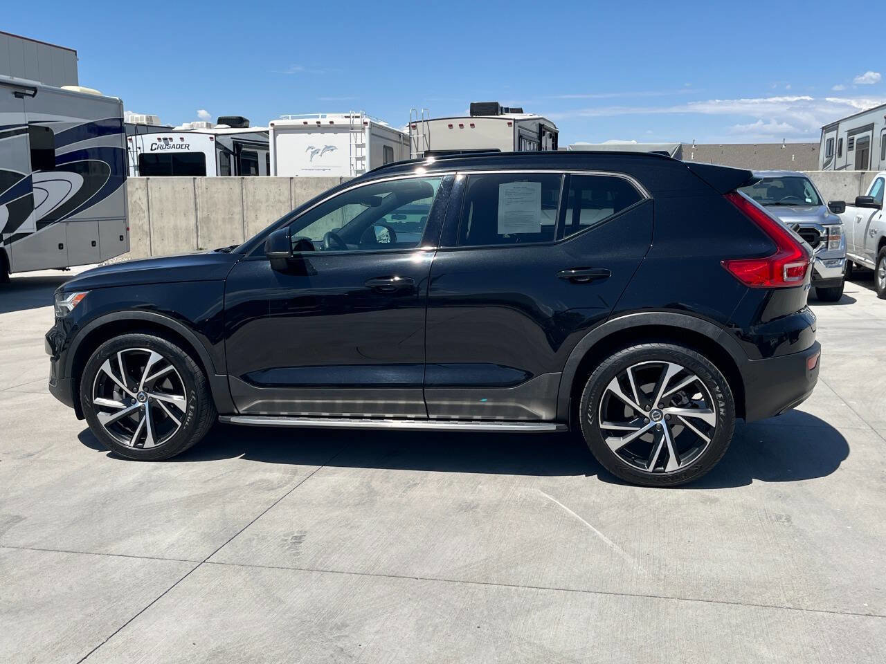 Used 2022 Volvo XC40 T5 R-Design w/ Advanced Package image 6