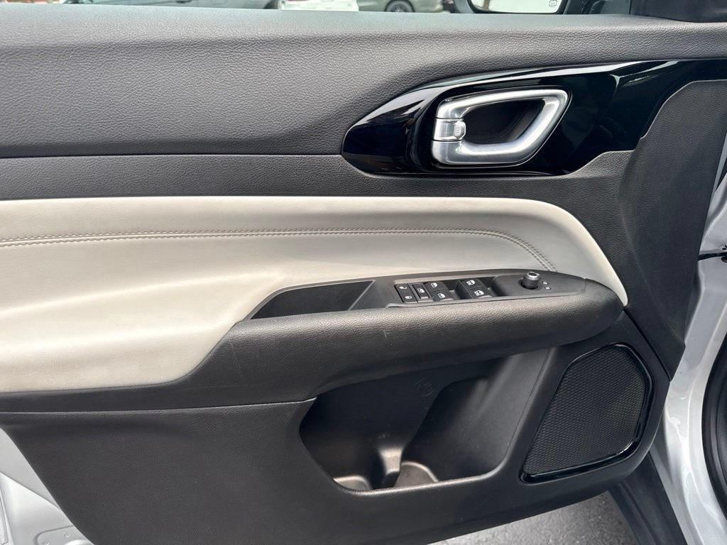Certified 2025 Jeep Compass Limited AWD/4WD image 17