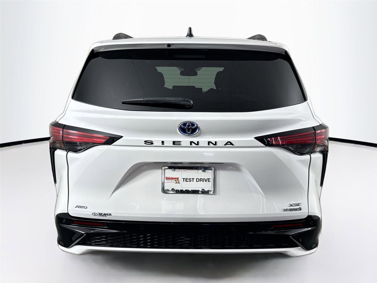 Certified 2023 Toyota Sienna XSE image 3