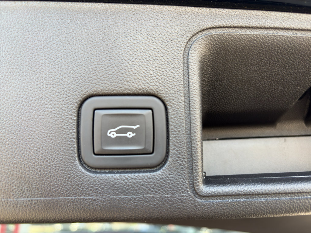 Used 2024 GMC Terrain AT4 w/ LPO, Floor Liner Package AWD/4WD image 22