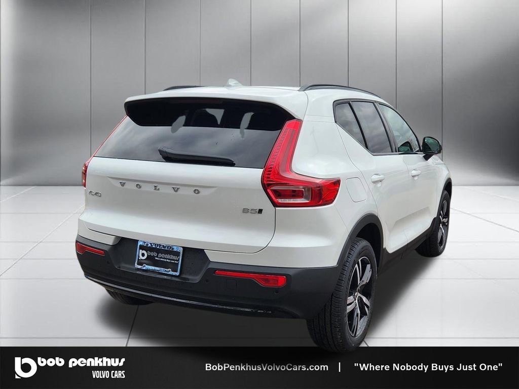 New 2026 Volvo XC40 B5 Core w/ Climate Package AWD/4WD image 25