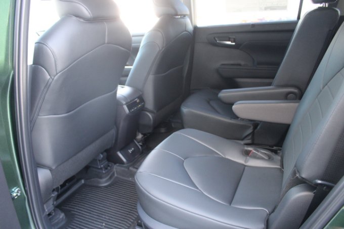New 2026 Toyota Highlander XLE AWD/4WD image 14