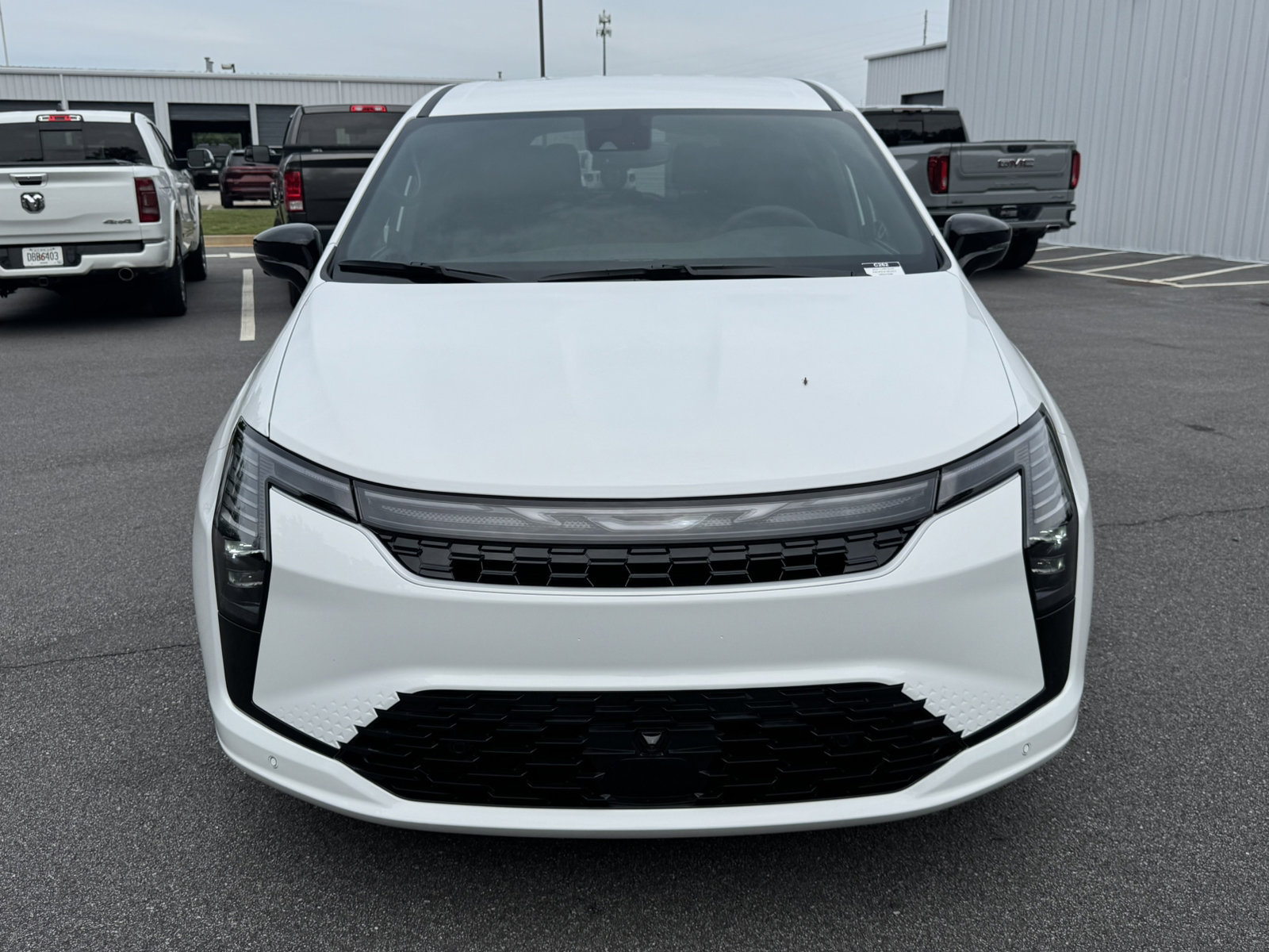 New 2027 Chrysler Pacifica Select FWD image 2