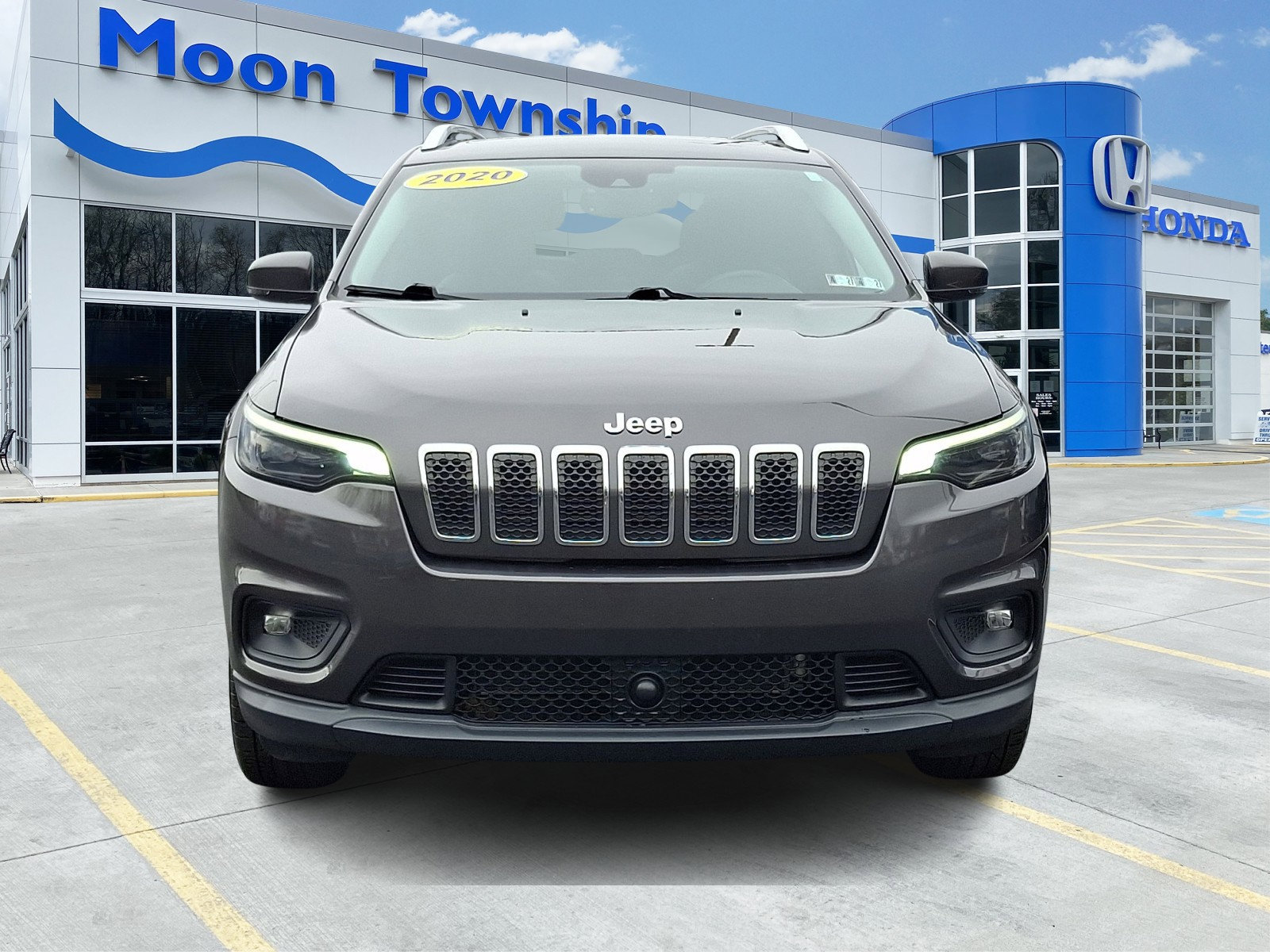 Used 2020 Jeep Cherokee Latitude Lux w/ Comfort/Convenience Group image 2