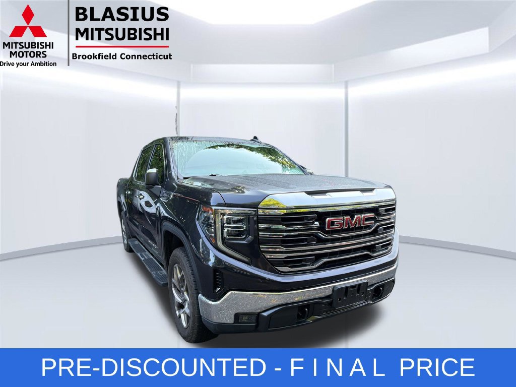 Used 2023 GMC Sierra 1500 SLT w/ SLT Premium Package AWD/4WD image 5