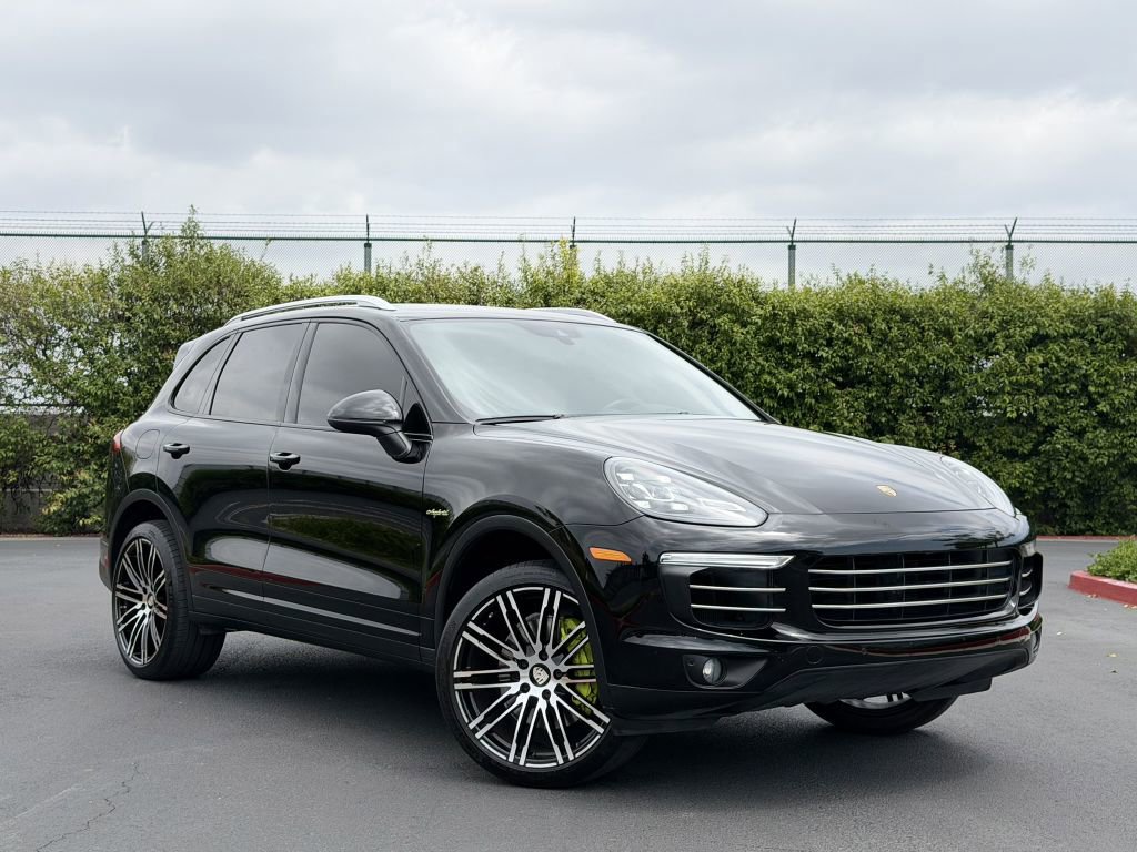 Used 2016 Porsche Cayenne S AWD/4WD image 1