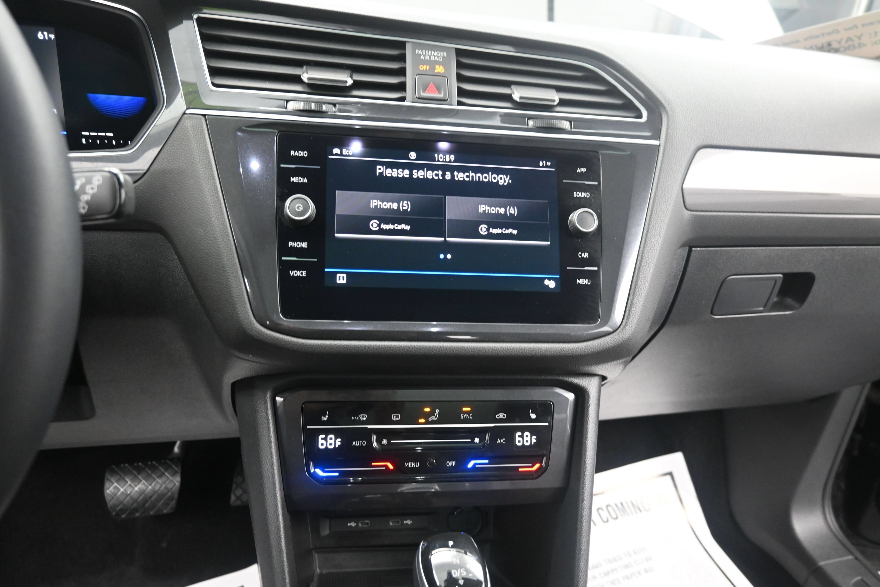 Used 2023 Volkswagen Tiguan SE w/ Panoramic Sunroof Package AWD/4WD image 28