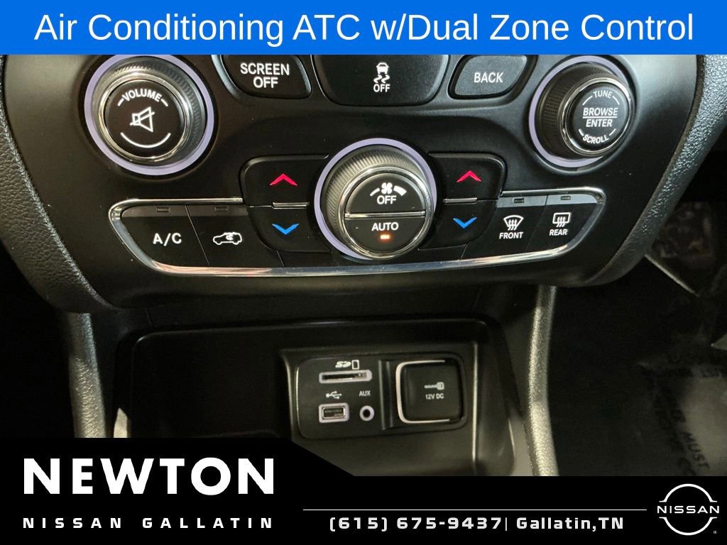 Used 2016 Jeep Cherokee Latitude w/ Comfort/Convenience Group FWD image 5