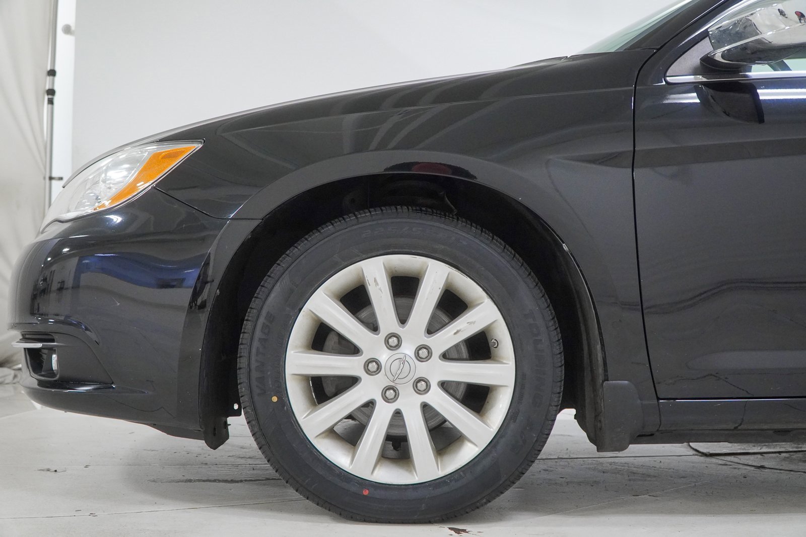 Used 2013 Chrysler 200 Limited image 14