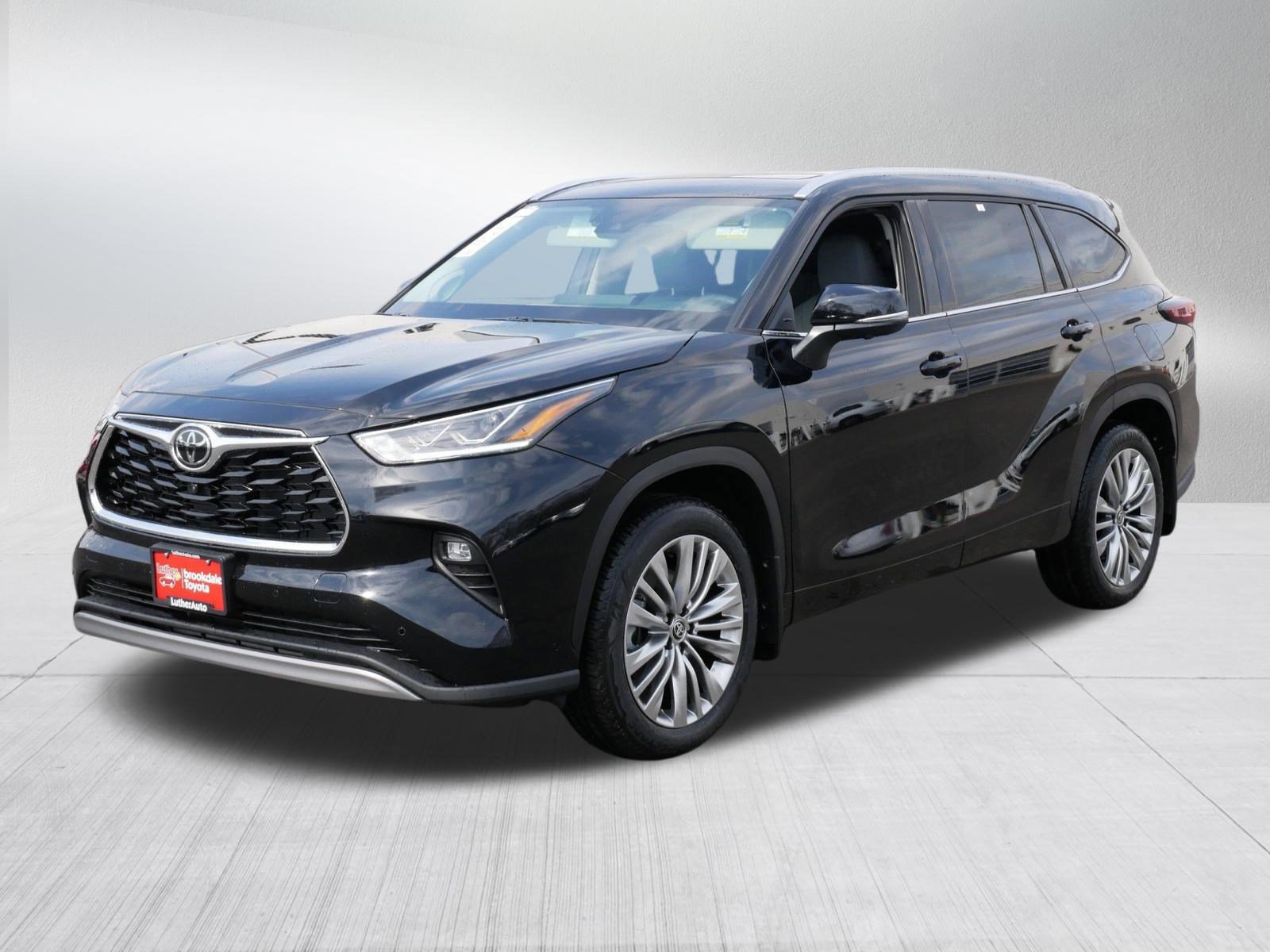 Certified 2026 Toyota Highlander Platinum AWD/4WD image 3