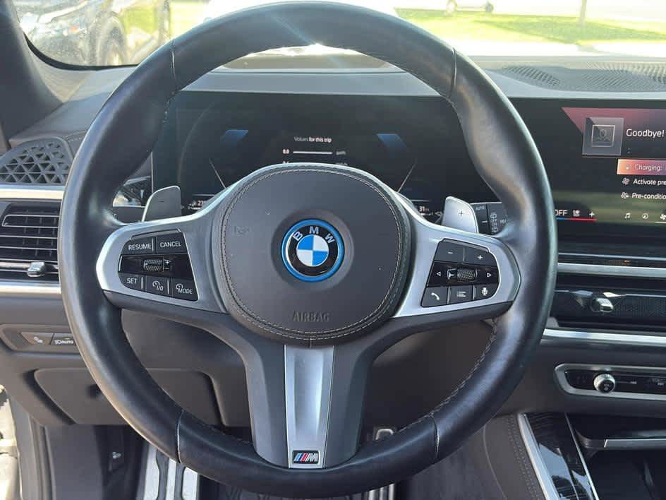 Used 2024 BMW X5 xDrive50e w/ M Sport Package AWD/4WD image 13