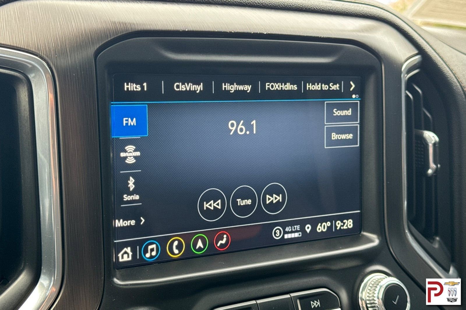 Certified 2022 GMC Sierra 1500 AT4 w/ AT4 Preferred Package image 21