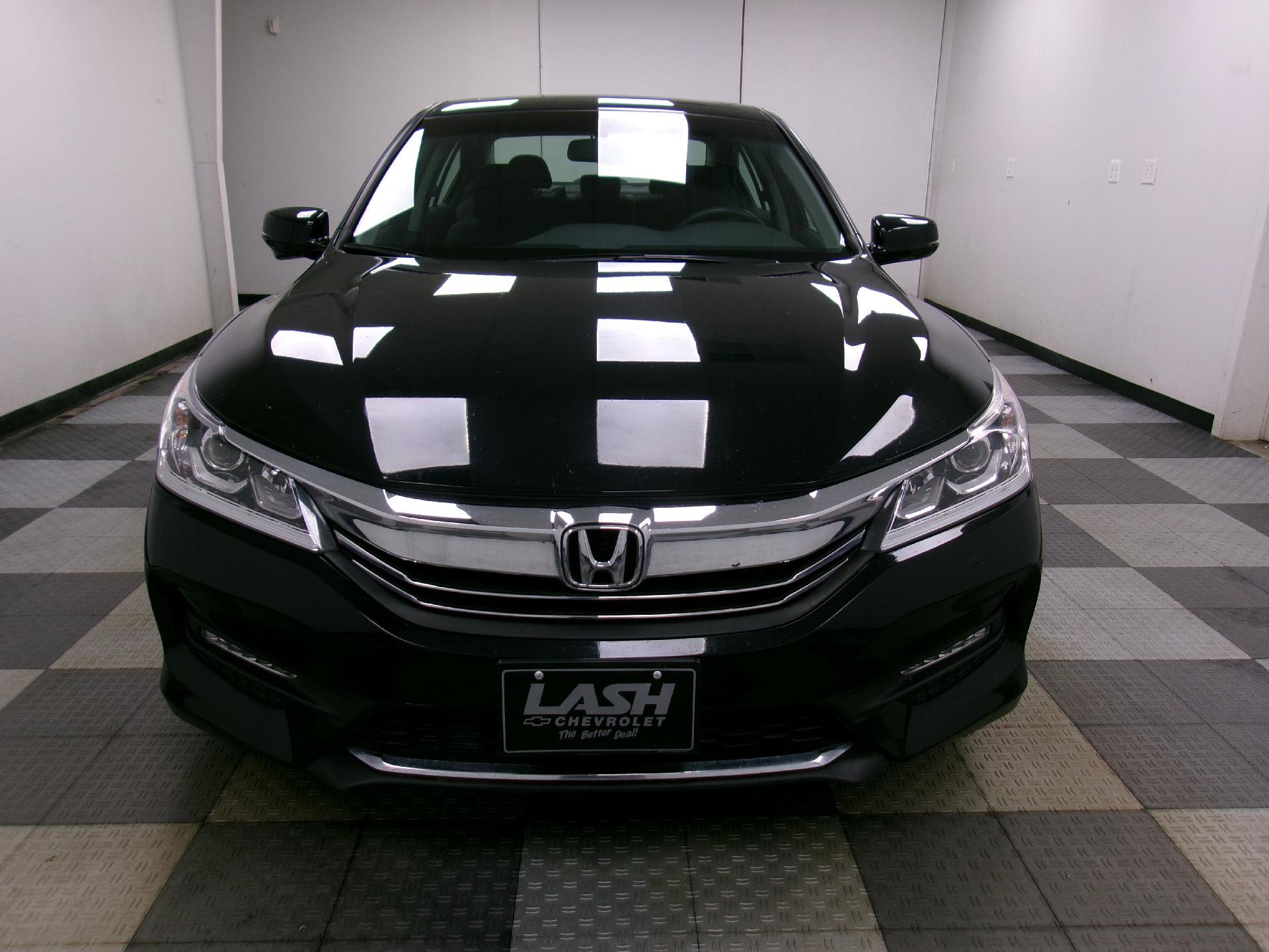 Used 2017 Honda Accord EX-L image 16