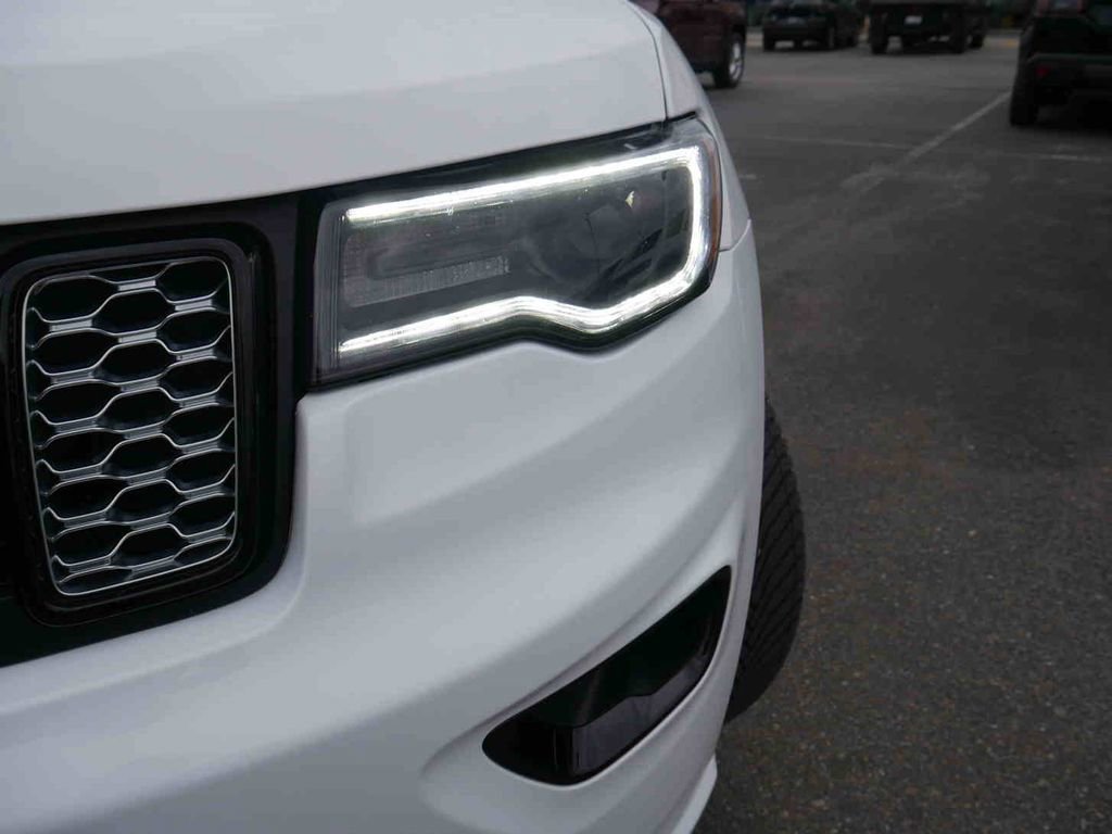 Used 2020 Jeep Grand Cherokee Altitude image 26