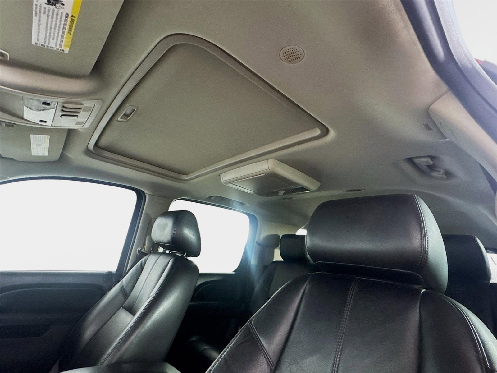 Used 2014 Chevrolet Suburban LT w/ Luxury Package AWD/4WD image 14