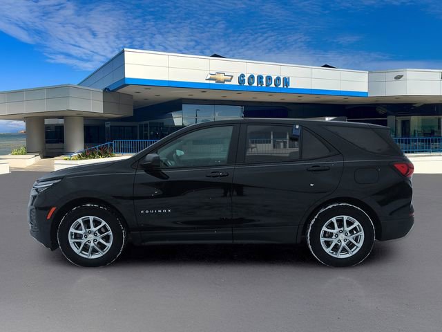 Used 2023 Chevrolet Equinox LS w/ LS Convenience Package image 3