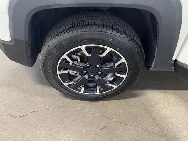 Used 2023 Jeep Renegade Latitude AWD/4WD image 30