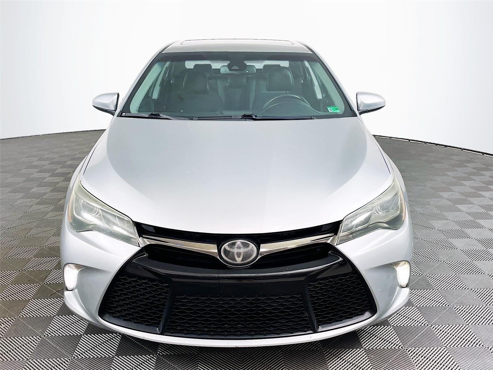 Used 2015 Toyota Camry XSE w/ Advanced Technology Package FWD image 2
