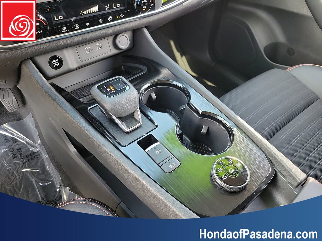 Used 2025 Nissan Rogue SV image 21