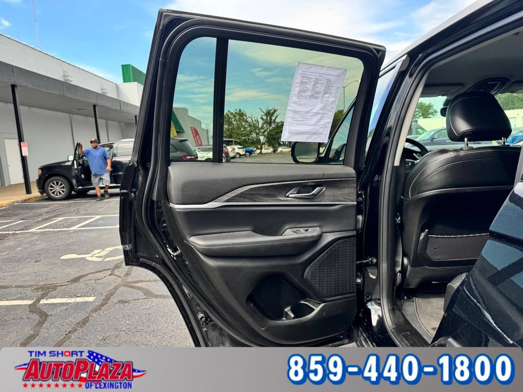 Used 2023 Jeep Grand Cherokee Limited AWD/4WD image 46