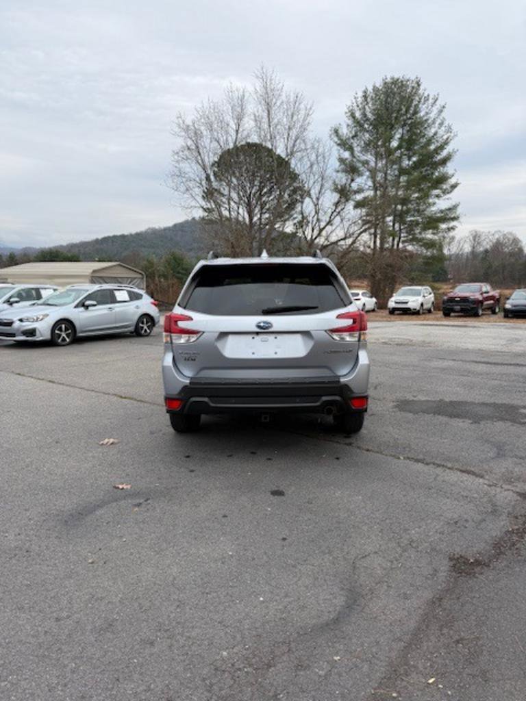 Used 2021 Subaru Forester Limited image 6