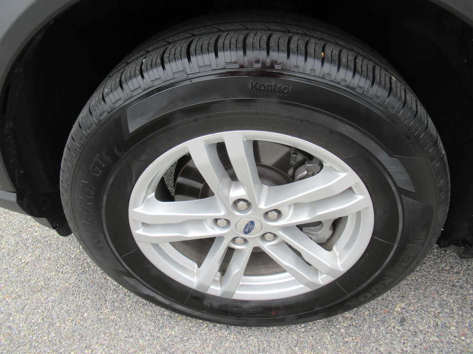 Used 2024 Ford Explorer XLT w/ Equipment Group 202A AWD/4WD image 11