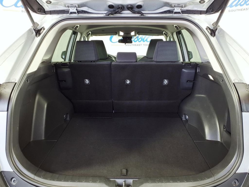 Used 2025 Toyota RAV4 LE FWD image 9