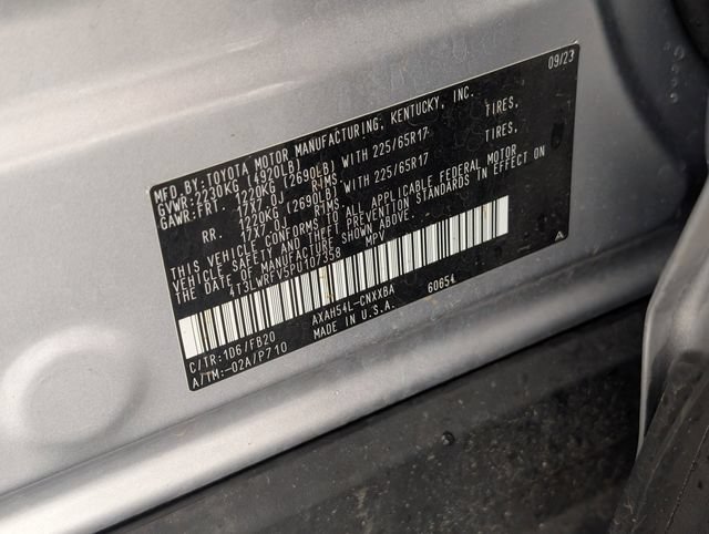 Used 2023 Toyota RAV4 LE AWD/4WD image 32