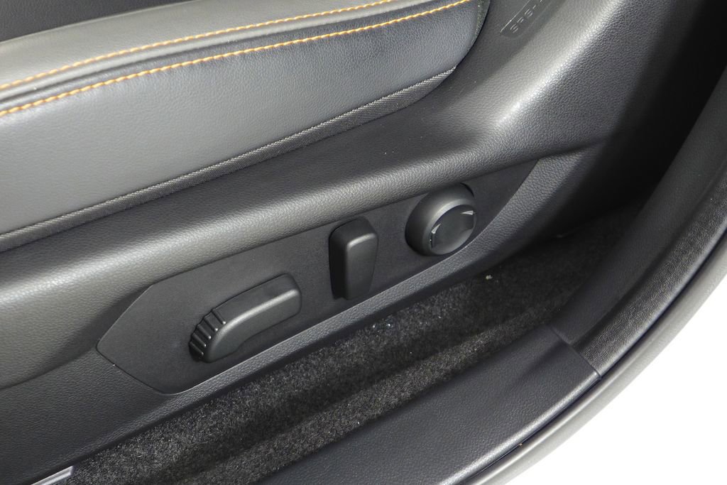 Used 2025 Subaru Crosstrek 2.5i Limited w/ Crosstrek Mirror Package image 23