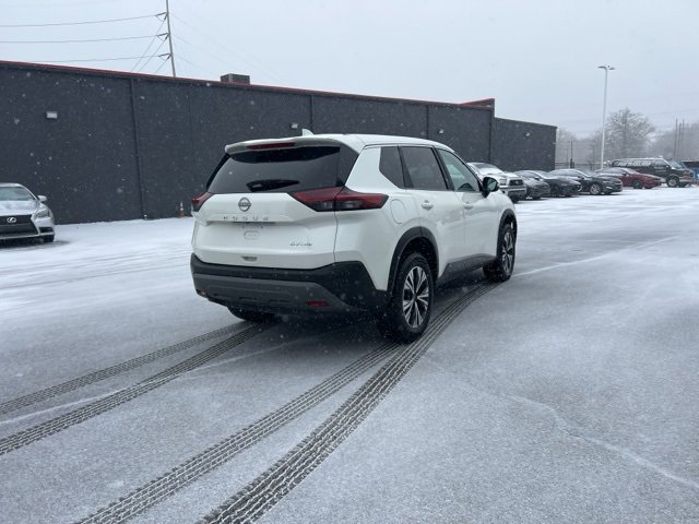 Used 2023 Nissan Rogue SV image 8