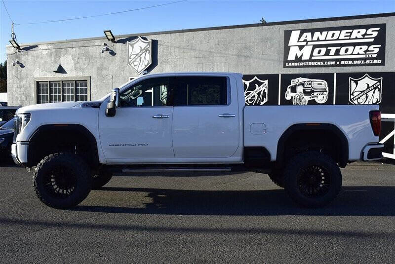 Used 2024 GMC Sierra 3500 Denali image 2