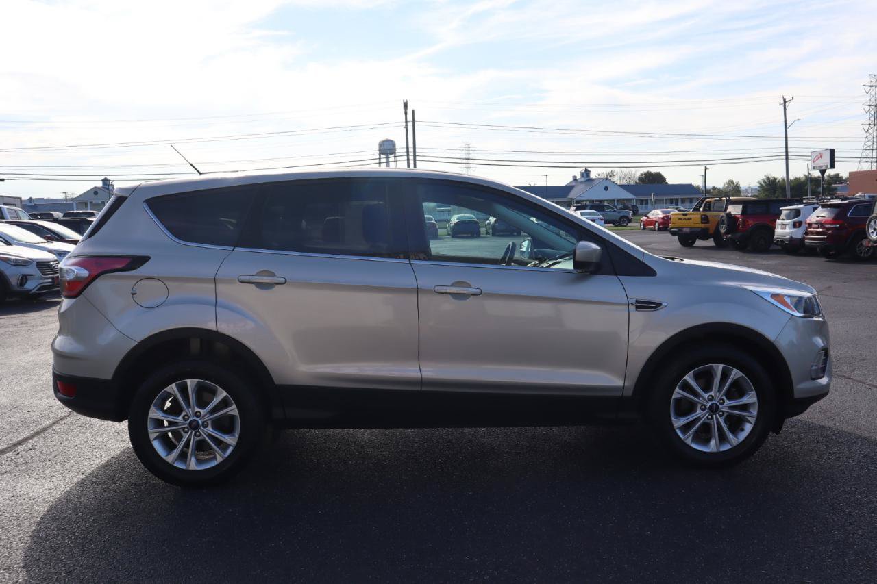 Used 2017 Ford Escape SE FWD image 6