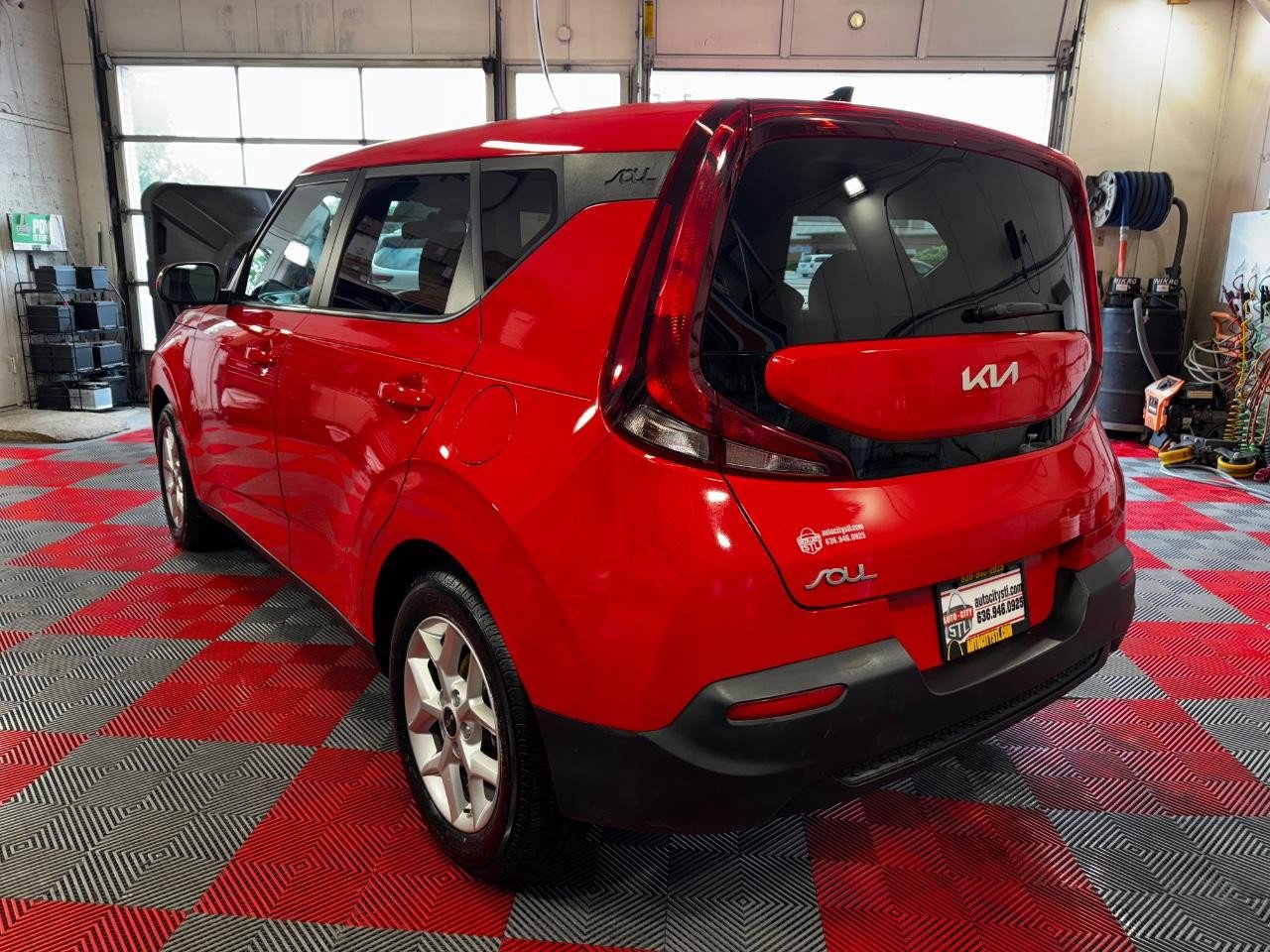 Used 2022 Kia Soul LX w/ Technology Package image 5