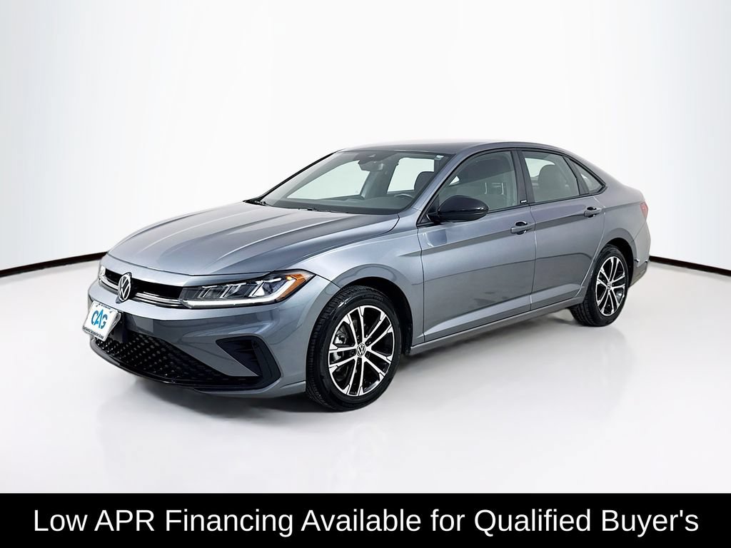 Used 2025 Volkswagen Jetta Sport FWD image 3