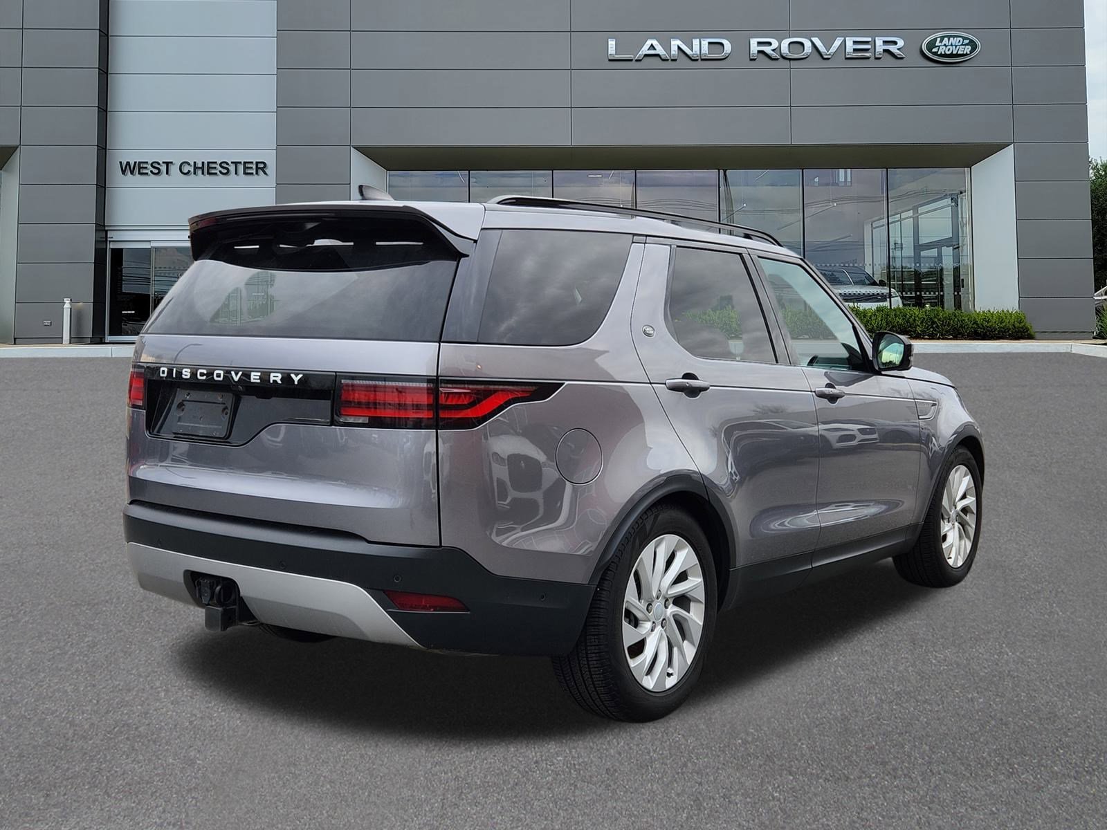 Certified 2024 Land Rover Discovery S image 4