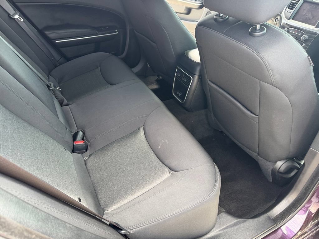 Used 2021 Chrysler 300 Touring w/ Sport Appearance Package RWD image 17