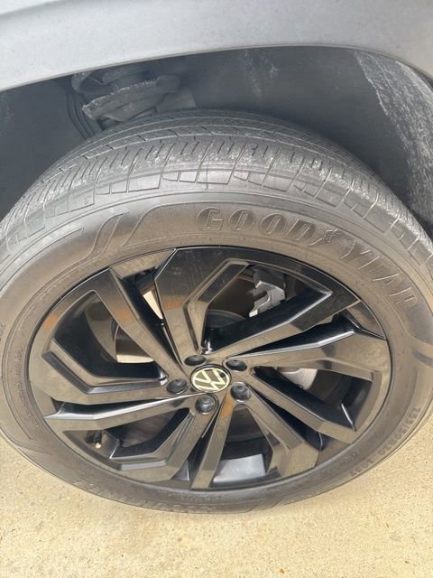 Used 2023 Volkswagen Atlas SE w/ Panoramic Sunroof Package image 11