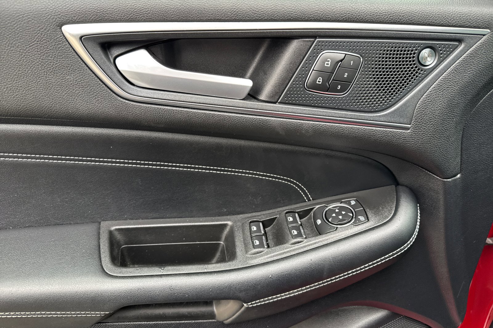 Certified 2022 Ford Edge Titanium w/ Class II Trailer Tow Package image 11