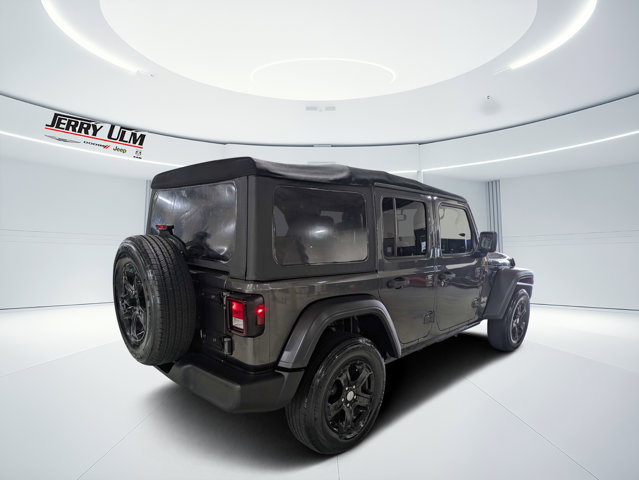 Used 2018 Jeep Wrangler Unlimited Sport S AWD/4WD image 3