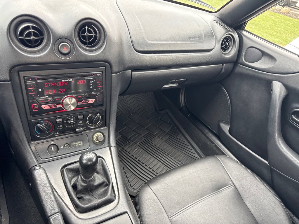 Used 1999 MAZDA MX-5 Miata image 13